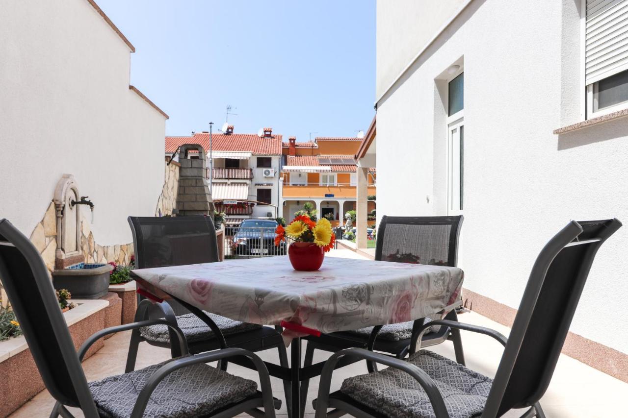 Apartment Vlado Врсар Экстерьер фото